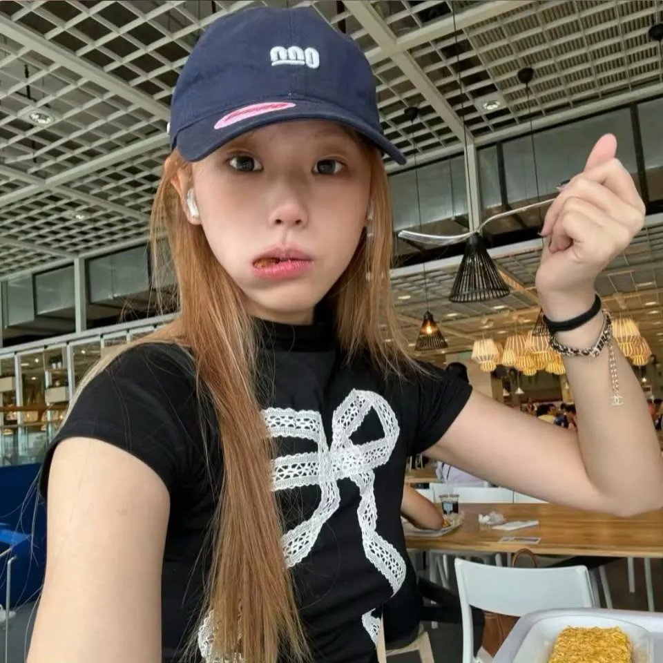 地铁女孩